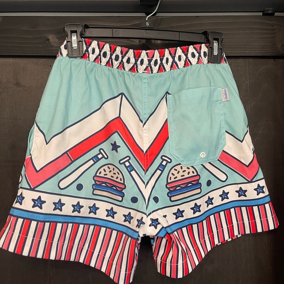 Men’s small chubby swim/board trunks. Liner free. - Picture 2 of 2